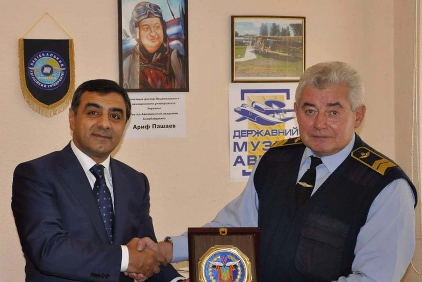 Портрет азербайджанского академика передан музею авиации Украины