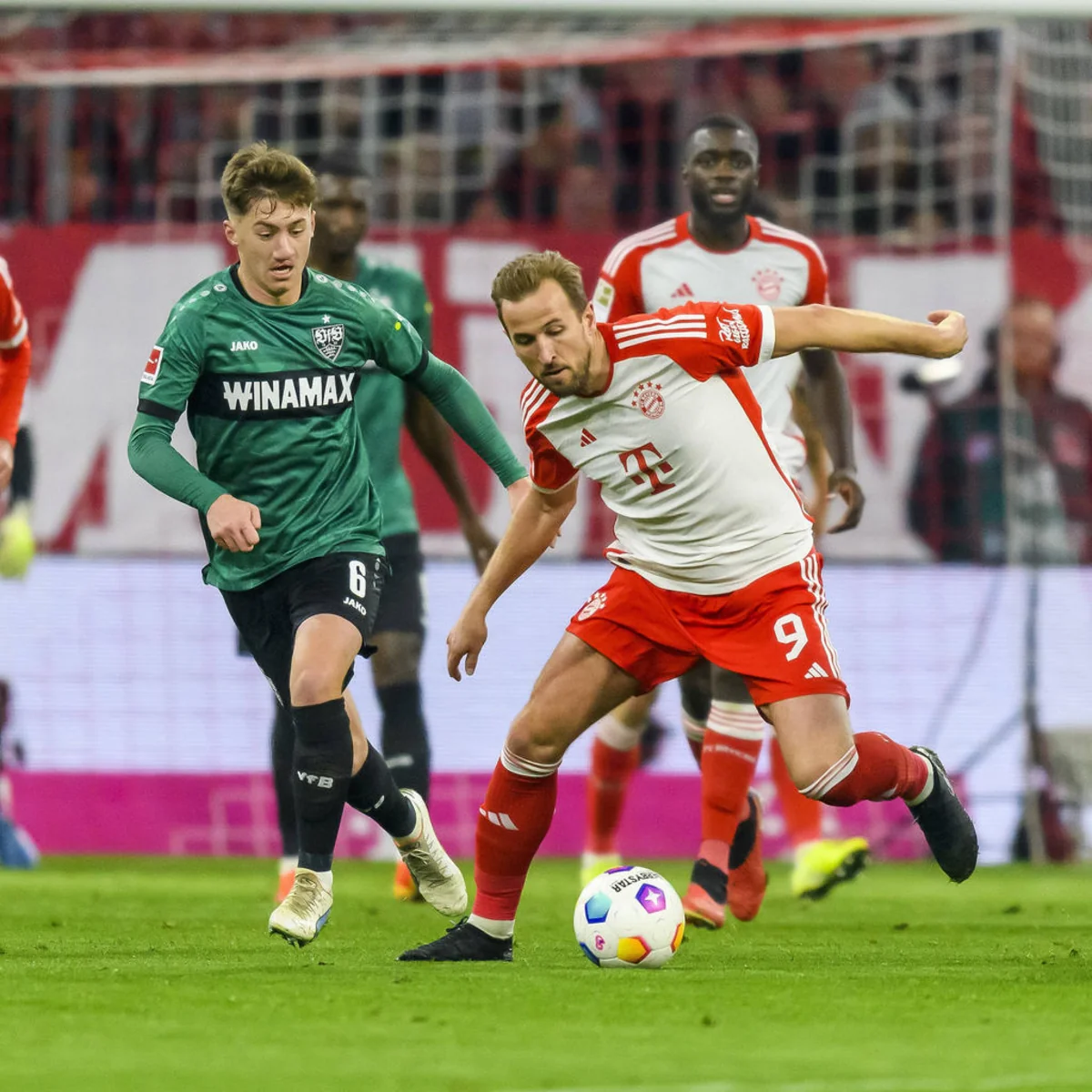Bundesliqa: Bavariya inamlı qələbə qazanıb