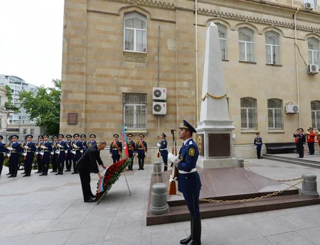 President Ilham Aliyev visits memorial in honor of Azerbaijan Democratic Republic