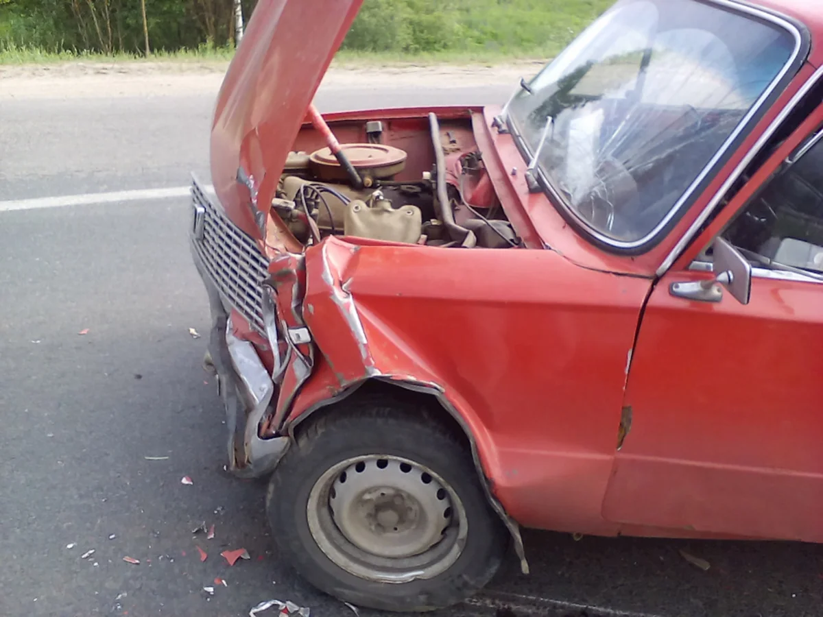 Yevlaxda iki avtomobil toqquşub, xəsarət alanlar var