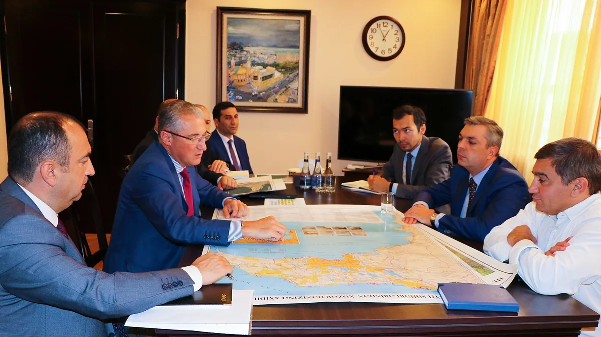 Muxtar Babayev Dövlət Şəhərsalma və Arxitektura Komitəsinin sədri ilə görüşüb
