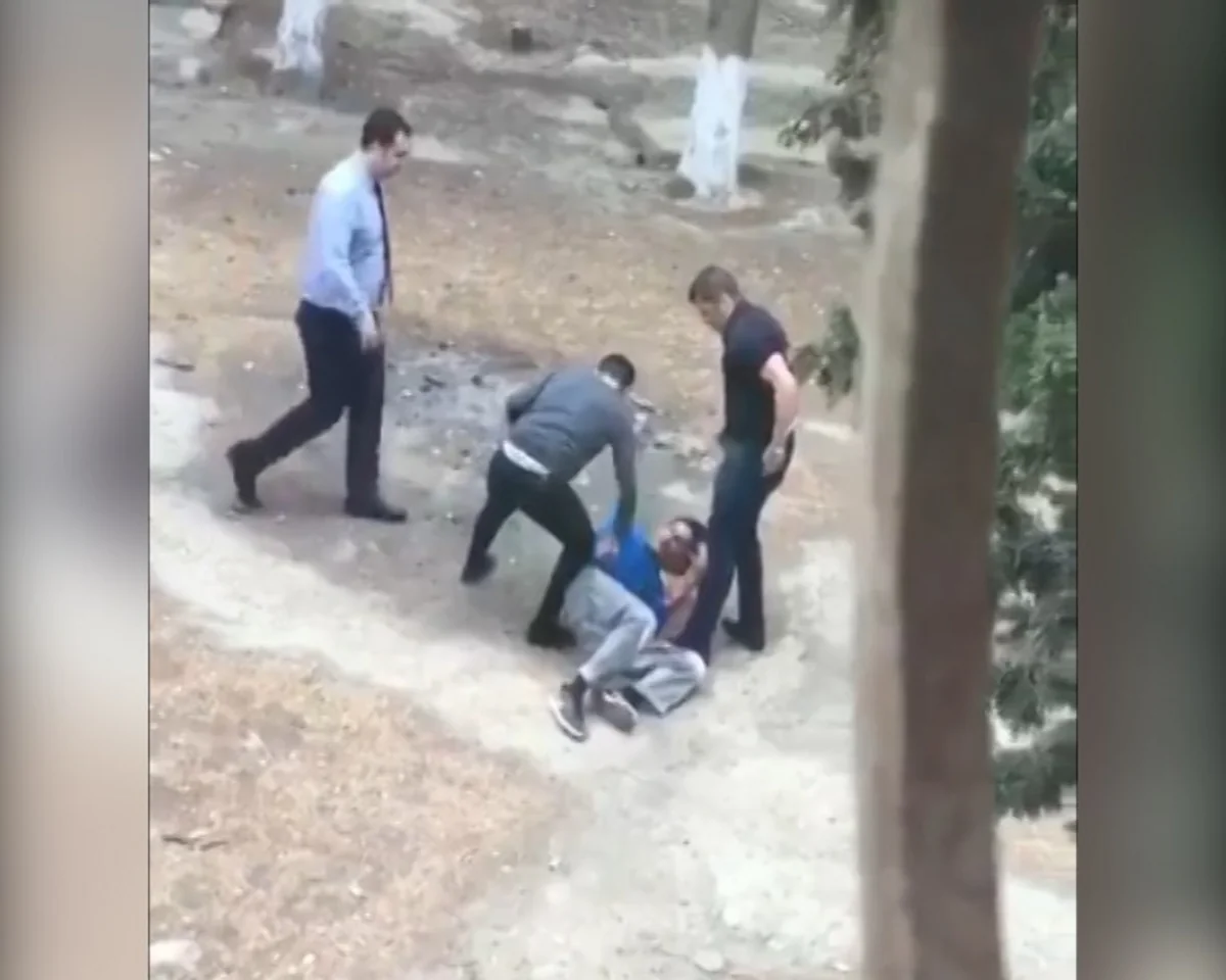 Bakıda marketdən oğurluq edən şəxsi döyən icraçı direktor və satıcılar saxlanılıblar