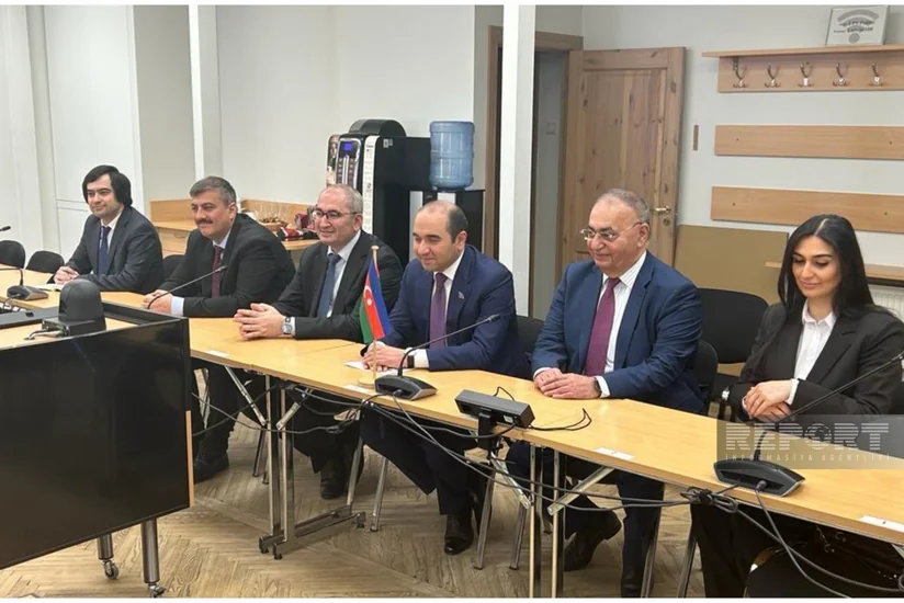 Vətən müharibəsindəki zəfəri əks etdirən kitablar Latviyada İnformasiya Mərkəzinə hədiyyə edilib