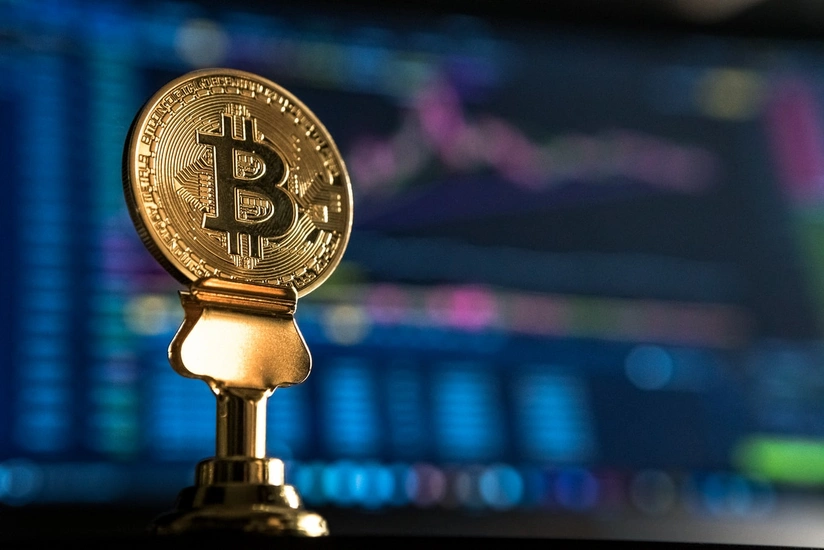 Bitcoin price drops by 10%