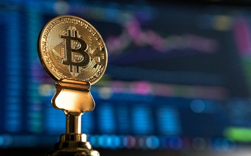 Bitcoin price drops by 10%