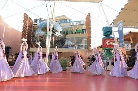 Heydər Əliyev Fondu “Milan Expo 2015”də Azərbaycan “Milli gün”ü çərçivəsində konsert proqramı təşkil edib