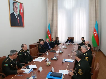 Mərkəzi Çağırış Komissiyasının iclası keçirilib, çağırışçıların bölgüsündə şəffaflığın təmin edilməsi müzakirə olunub