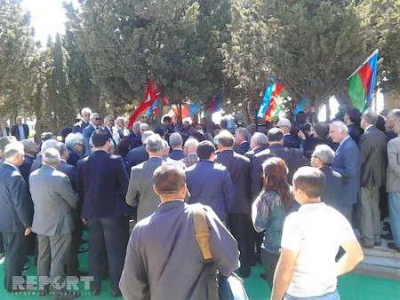 Söhrab Tahir II Fəxri xiyabanda dəfn edilib