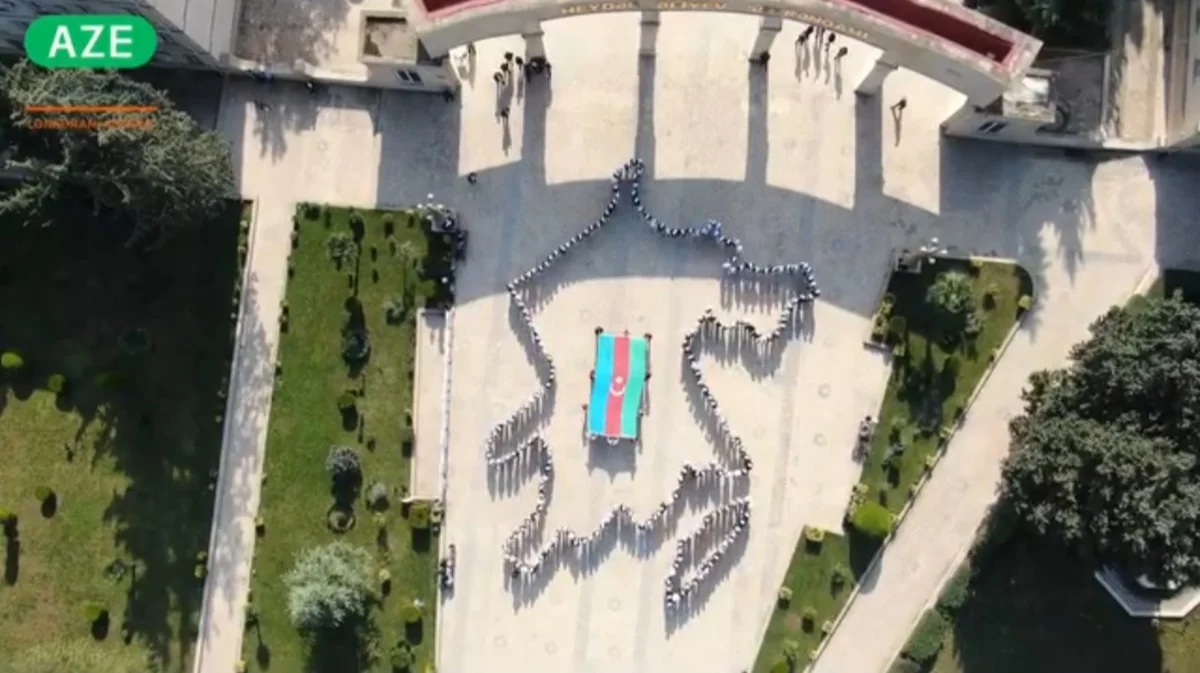 Cəlilabadda Zəfər Günü ilə bağlı gənclər fləşmob keçirib