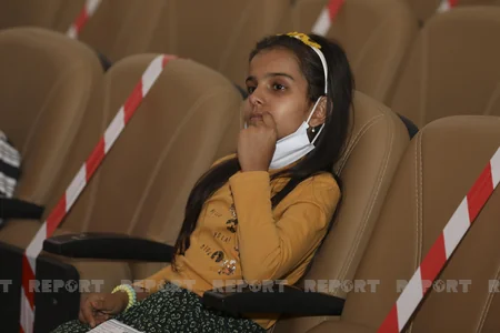 Antrakt bitdi, pərdələr şəhid övladları üçün qalxdı - REPORTAJ