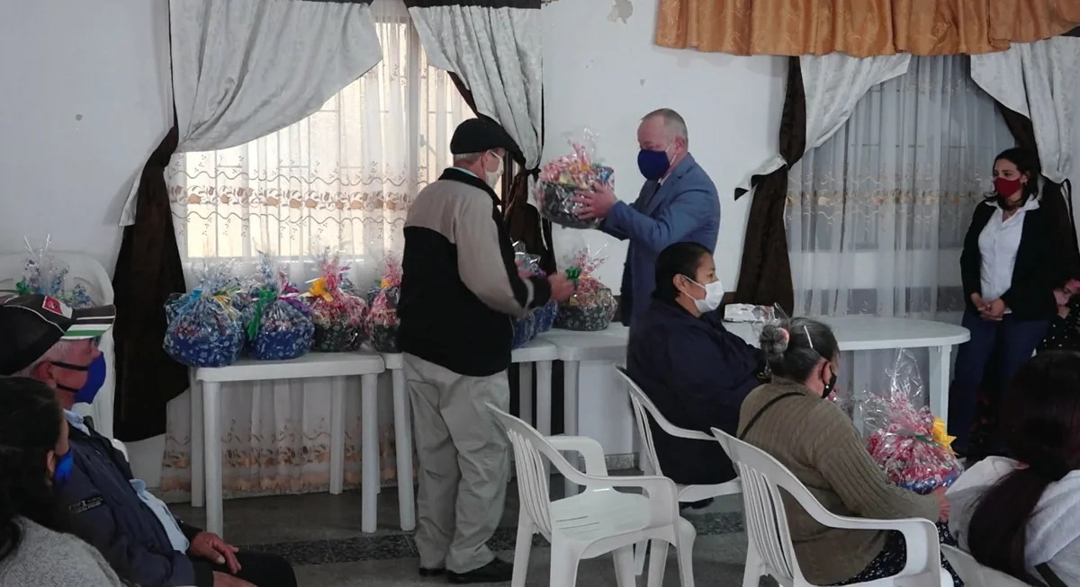 Azerbaijani Embassy in Colombia distributes gifts to those in need