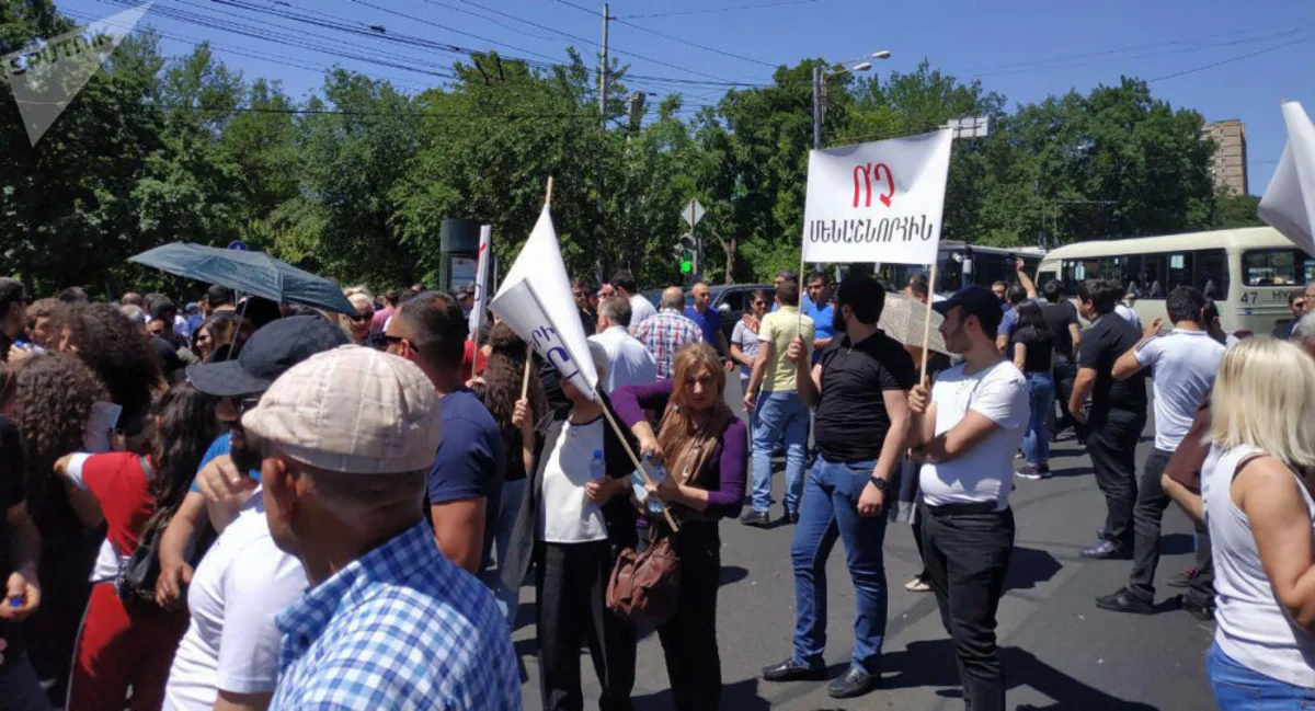 Employees of bookmaker offices hold protest in Yerevan