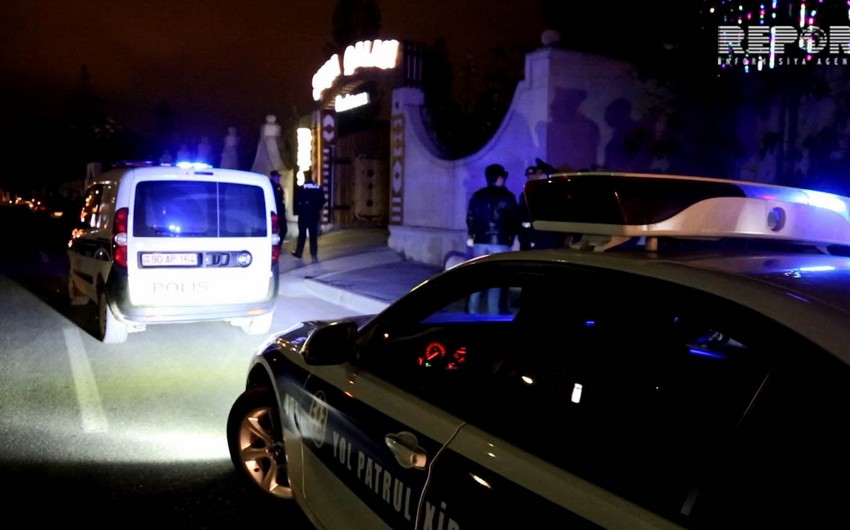 Füzulidə polis əməkdaşı maşını ağaca çırparaq ağır xəsarət alıb