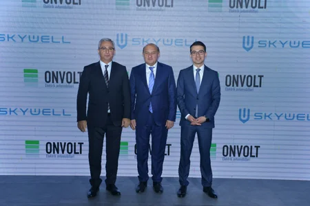 ONVOLT elektromobil satış-sərgi salonunu və SKYWELL ET5 modelini təqdim edib