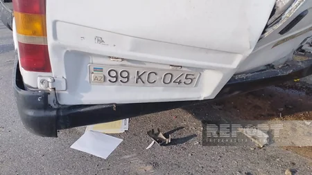 Kürdəmirdə mikroavtobus traktorla toqquşub, xəsarət alanlar var