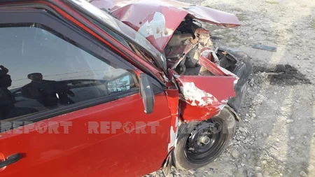 Kürdəmirdə minik və yük avtomobili toqquşub, xəsarət alan var