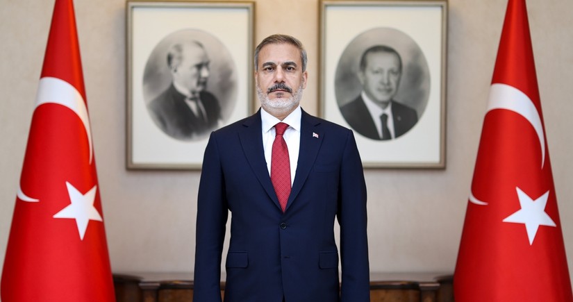 Turkish FM visits Azerbaijan's stand at IDEF 2025