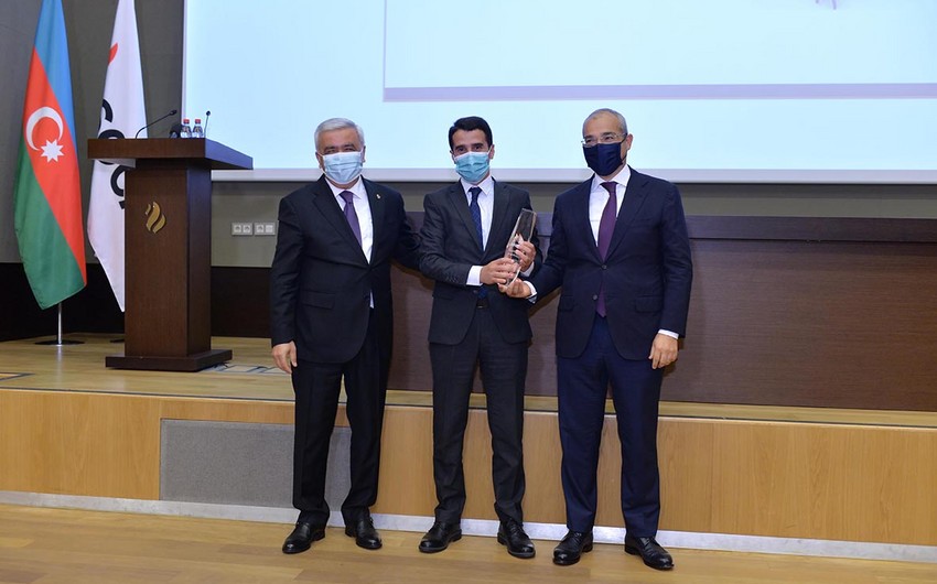 SOCAR-da “Neftçilər Günü”nə həsr olunmuş təntənəli yığıncaq keçirilib
