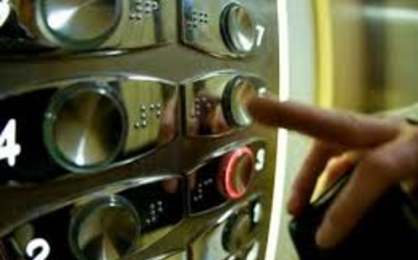 Xətai rayonunda liftdə köməksiz vəziyyətdə qalan şəxs xilas edilib