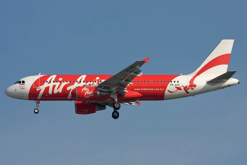 Найдены тела шестерых человек с пропавшего авиалайнера AirAsia