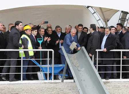 Bakıda yeni əczaçılıq zavodunun təməli qoyulub