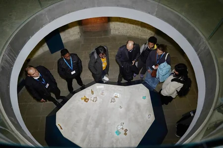 COP29 çərçivəsində Azərbaycana gələn xarici jurnalistlər tarixi, mədəni və nadir eksponatlarla tanış olublar