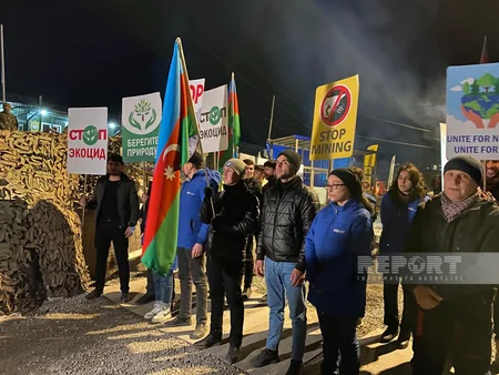 Акция протеста на дороге Ханкенди-Лачын продолжается и в вечерние часы