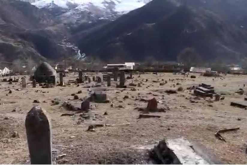 Kəlbəcərdə qəbiristanlıqda 27 ildən sonra azan səsləndirilib