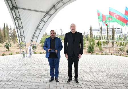 İlham Əliyev və birinci xanım Ağdamın Sarıcalı kəndinin ilk mərhələsinin açılışında iştirak edib - YENİLƏNİB-3
