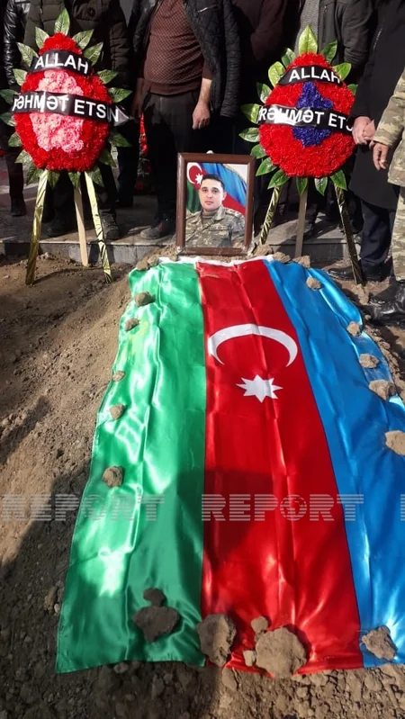 Yeni dünyaya gələn övladını görməyən şəhid kapitan dəfn edildi