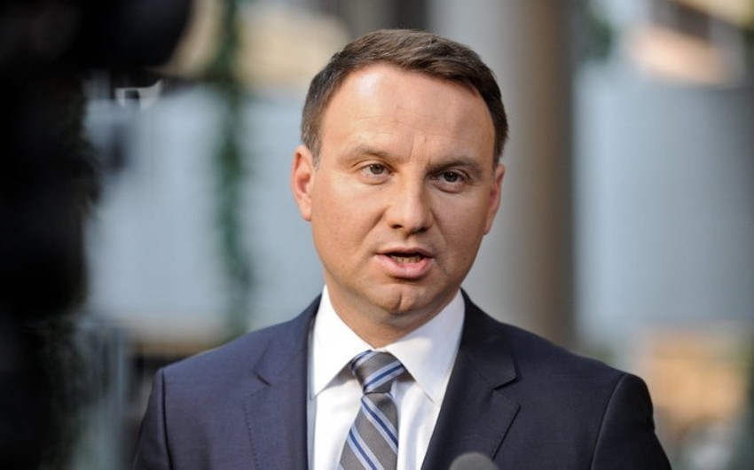 President of Poland flies from US on spare plane due to breakdown of airliner