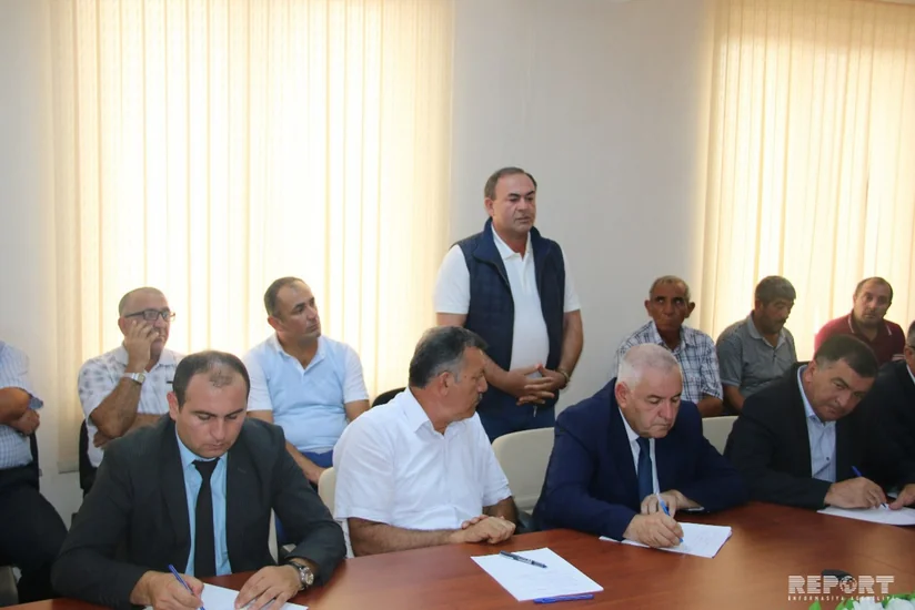 “Aqrolizinq” ASC-nin rəhbərliyi Şəmkirdə kəndli və fermerlərlə görüş keçirib