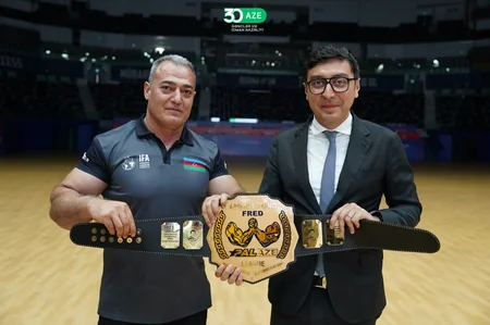 Fərid Qayıbov qitə və dünya çempionatlarında uğurla çıxış etmiş idmançılarla görüşüb