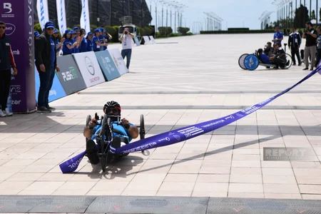 Heydər Əliyev Fondunun təşəbbüsü ilə keçirilən “Bakı Marafonu 2024” start götürüb
