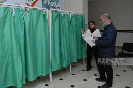 Bakıda prezident seçkiləri: aktivlik günün ikinci yarısında da davam edir - FOTOREPORTAJ