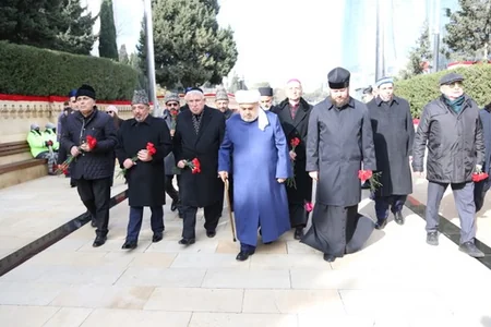 Azərbaycandakı dini konfessiyaların rəhbərləri Şəhidlər xiyabanını ziyarət edib