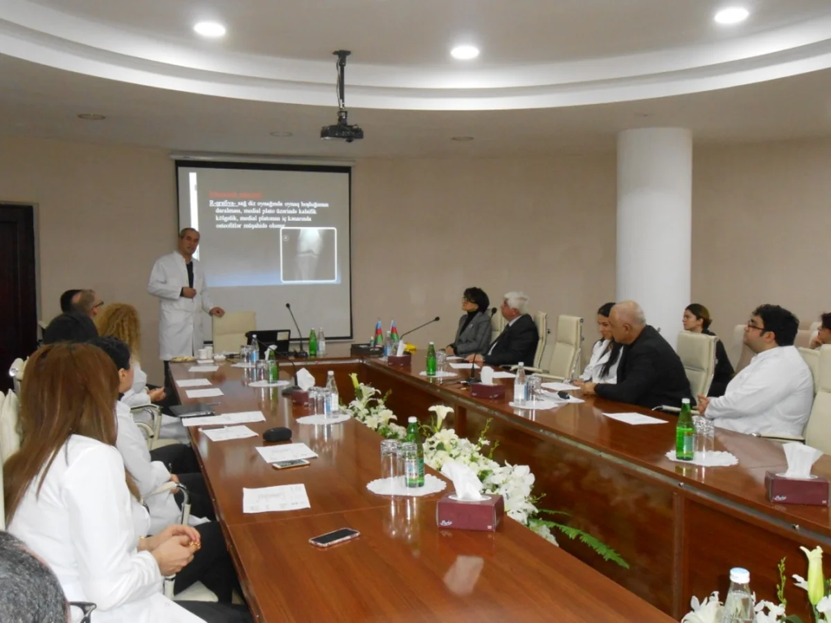 ​Tibb Universitetinin Tədris Cərrahiyyə Klinikasında satellit simpozium keçirilib