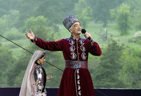 Şuşada “Xarıbülbül” Beynəlxalq Musiqi Festivalının qala-konserti olub
