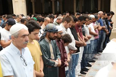 Bakıda bayram namazı qılınıb