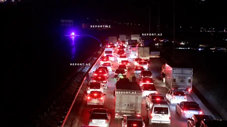 Bakı Kənar Dairəvi-1 avtomobil yolunun sol tərəfindəki yamacda uçqun olub