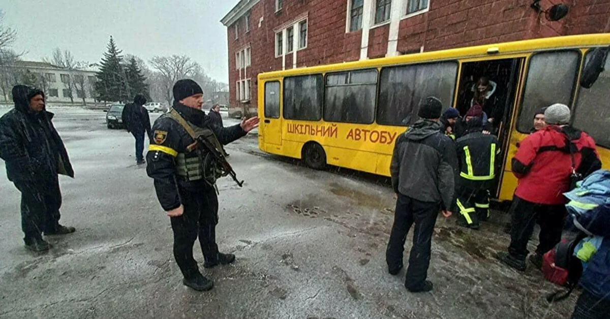Zelenskinin ofisi: İzyumdan 2 minə yaxın insan təxliyə edilib