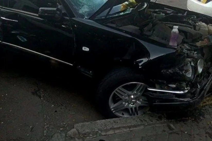 В Джалилабаде перевернулся автомобиль, пострадали пять человек