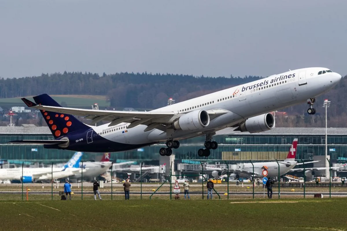 Brüsseldə 150-yə yaxın aviareys tətilə görə təxirə salınıb
