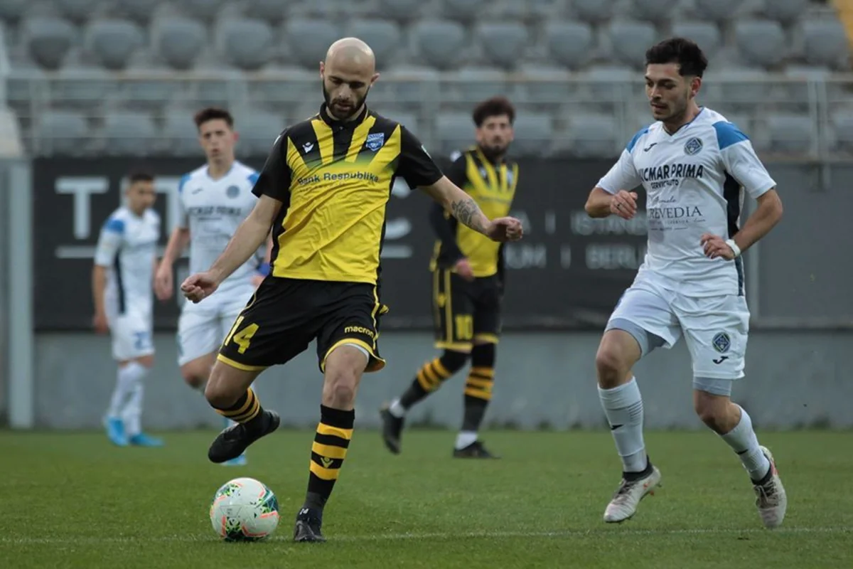 Sabah daha bir futbolçusu ilə vidalaşdı - RƏSMİ