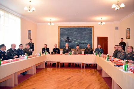 Xarici ölkələrin hərbi attaşeləri Heydər Əliyev adına Azərbaycan Ali Hərbi Məktəbində olublar