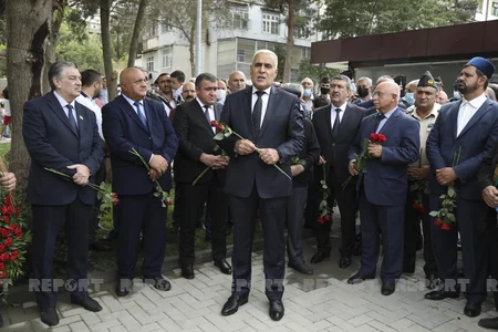 Xətaidə üç şəhidin xatirə lövhəsinin açılışı olub