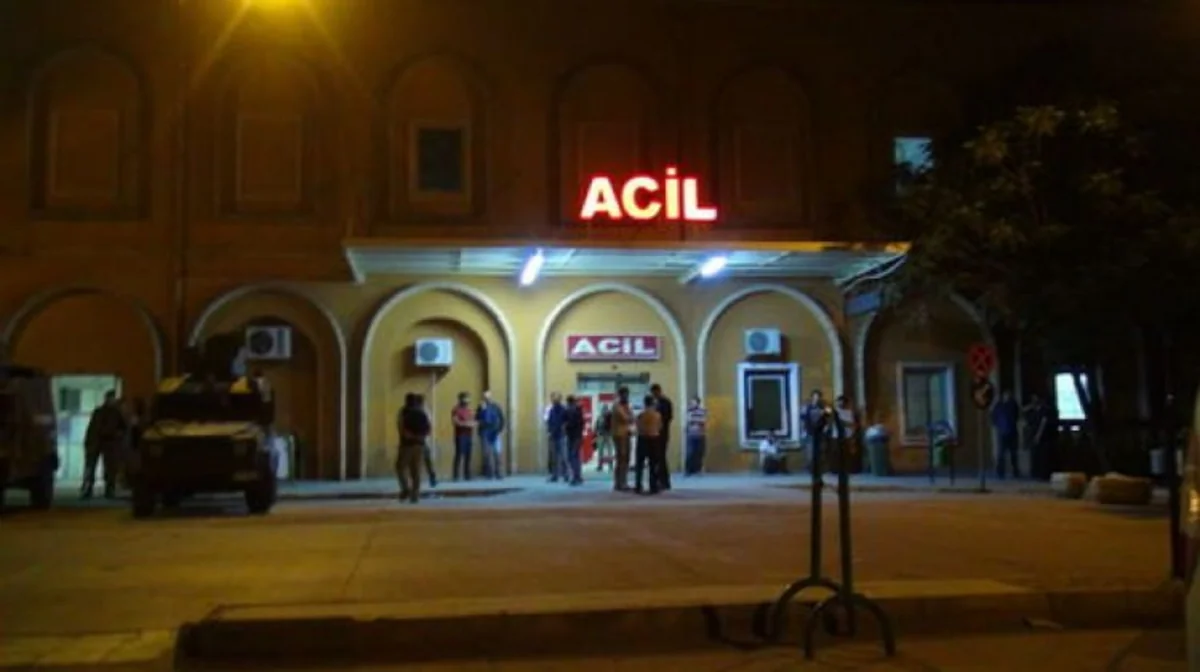 Türkiyədə polis məntəqəsinə basqın olub, bir əsgər ölüb, 10-u yaralanıb