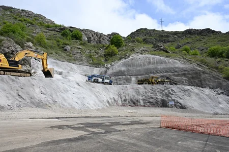 Ilham Aliyev views works done on Khankandi-Shusha-Lachin highway - UPDATED