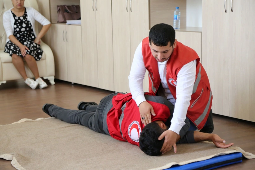 Cəbhə bölgəsində keçirilən ilk yardım təlimləri başa çatıb