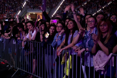 İtalyan müğənni Eros Ramazzotti Bakıda ilk dəfə konsert verib